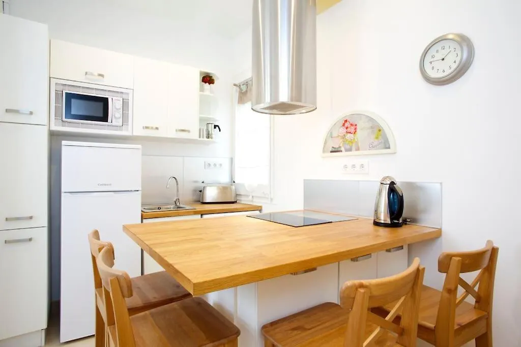 ברצלונה Gracia Travesera 2 Bedrooms Renovated Apartment ספרד